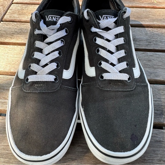 Van’s low top old skool sneakers tennis skate shoes Black white 9.5 - Picture 4 of 11